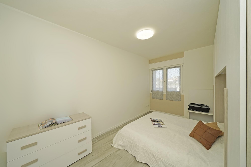 Al 54 apt in Raffa view 3