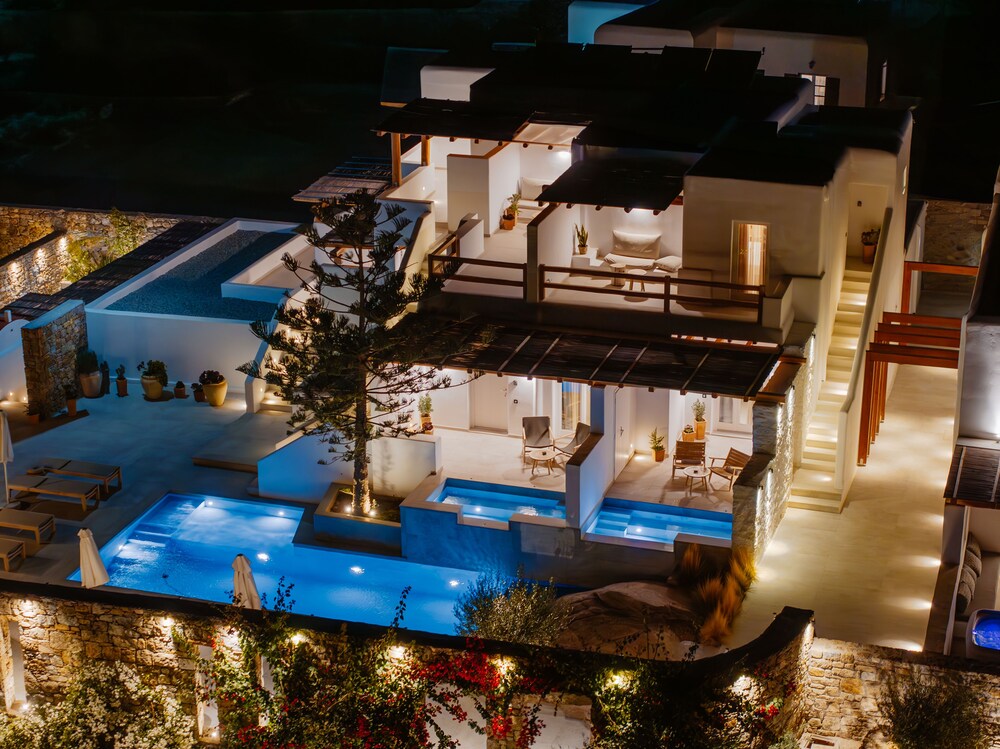 Oliving Mykonos Luxury Suites