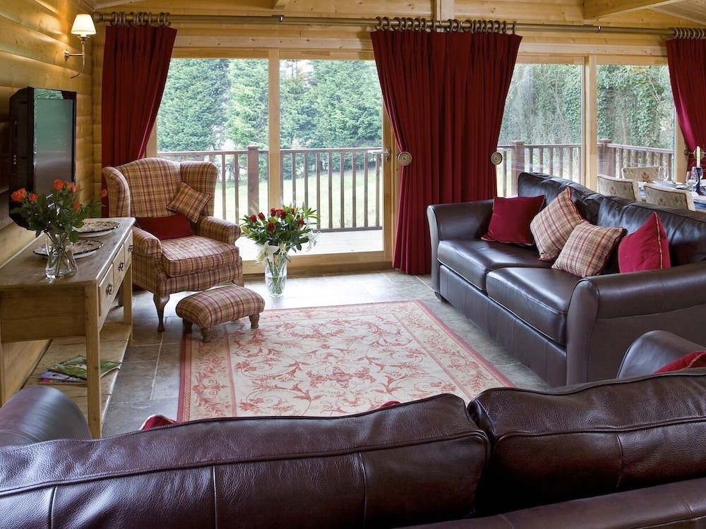 Oxford Vacations - Cherbridge Lodges Riverside Lodges Short Lets - Property Image 6