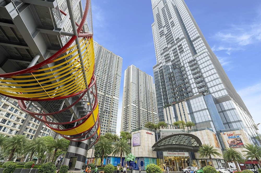 Apartment Landmark 81 by Urban Home