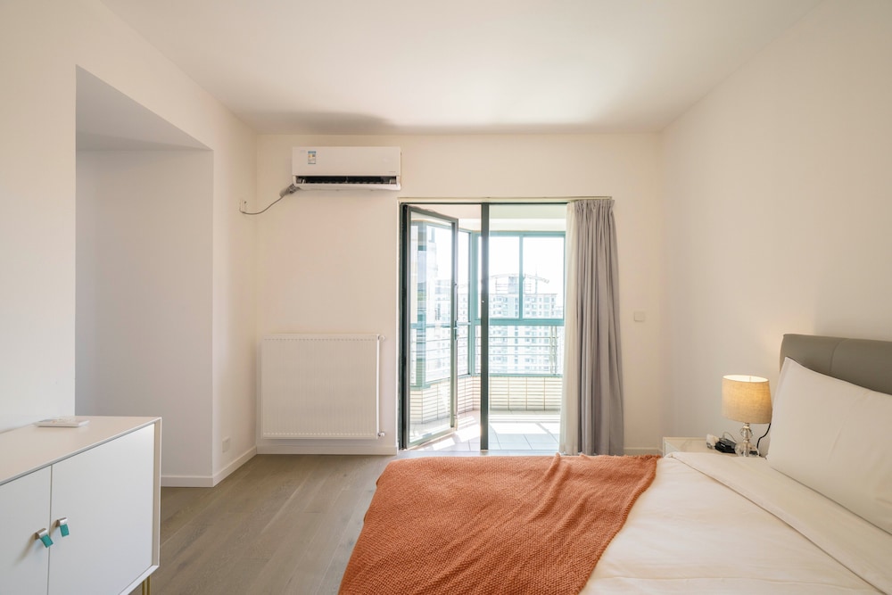 Tyms 3BR 2BA Apt Novel Garden Metro