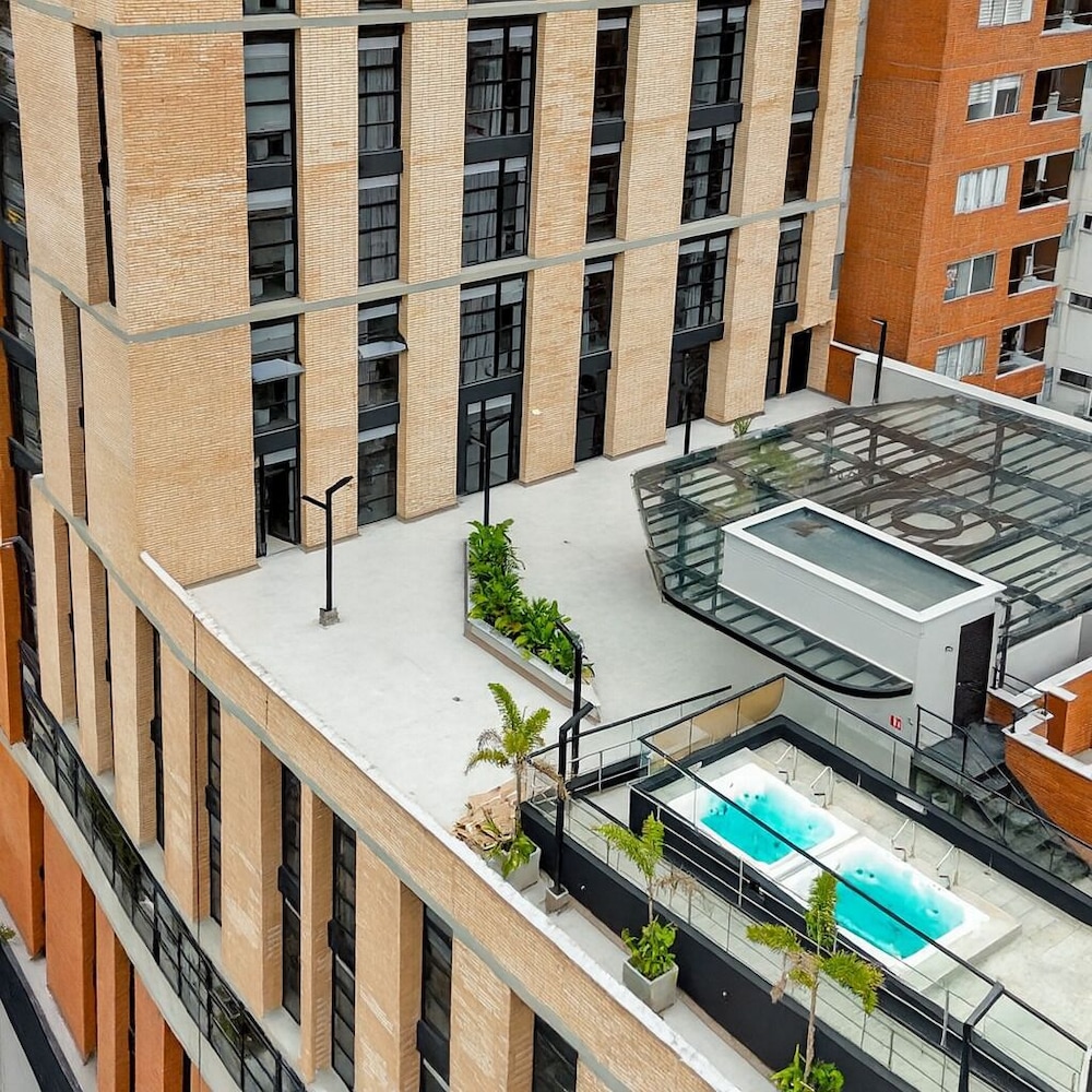 Metropolitan Living by HOUSY