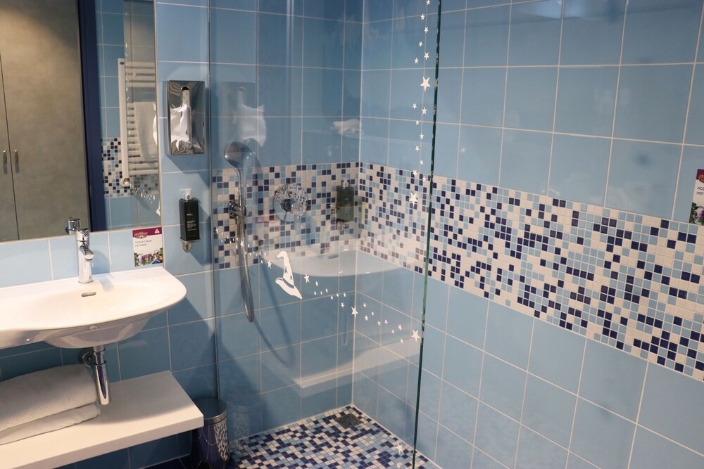 Photo 12