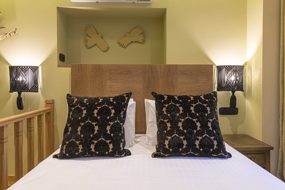 Ipelhome Plaka Boutique Apartments