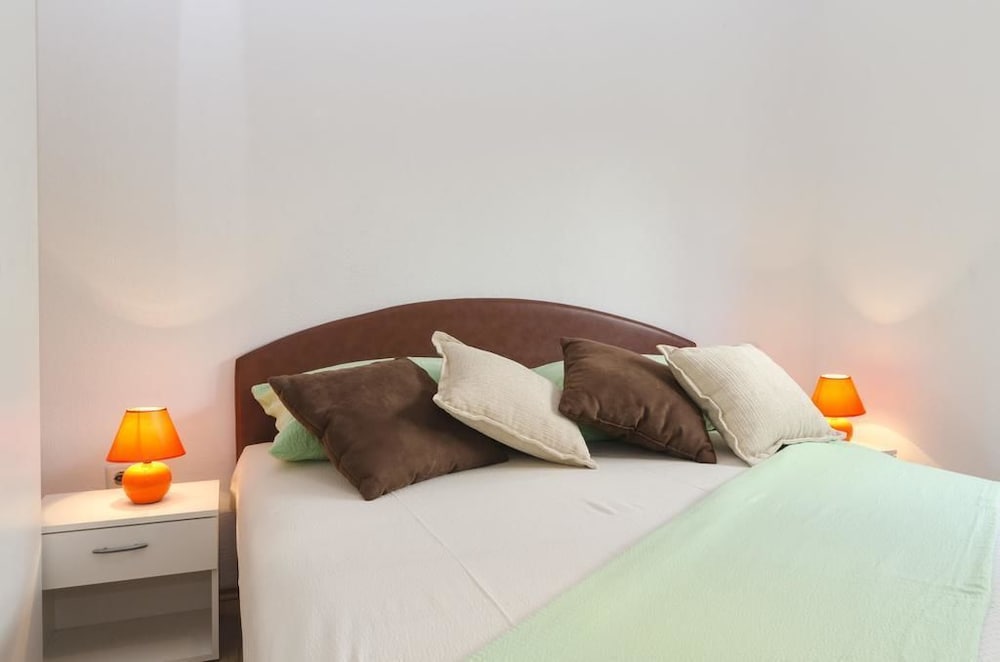 Apartmani Marinović - Vodice view 2