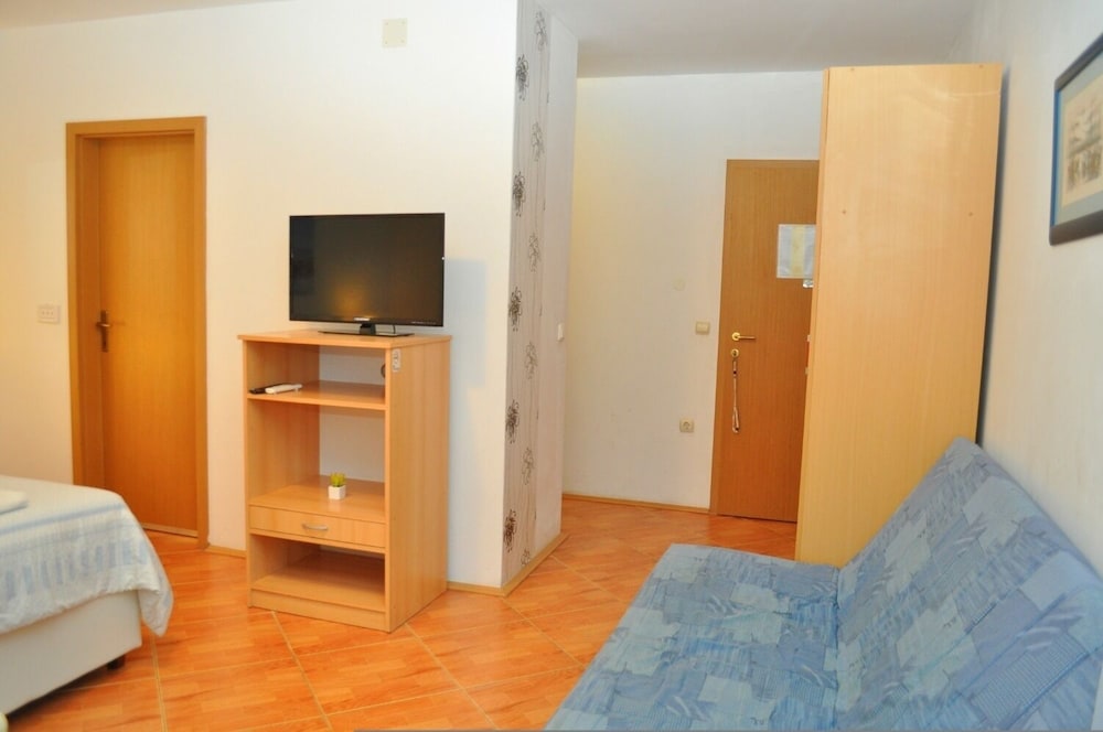 Photo 12