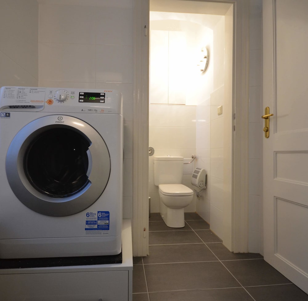 Cozy Apartment near The Town Hall Vienna
