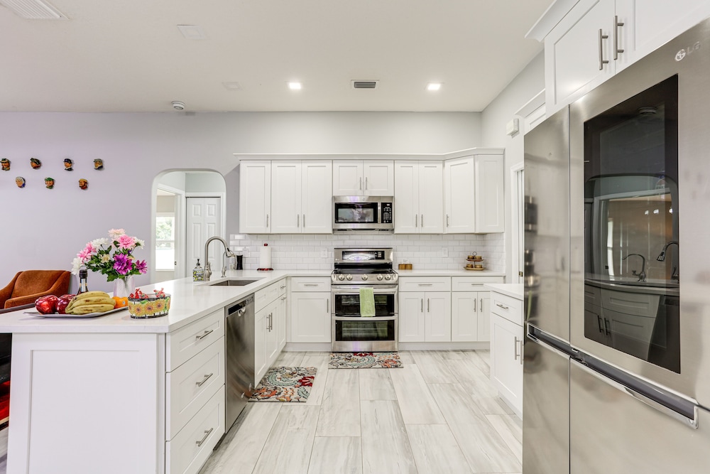 Serene Loxahatchee Vacation Rental w/ Heated Pool! view 3