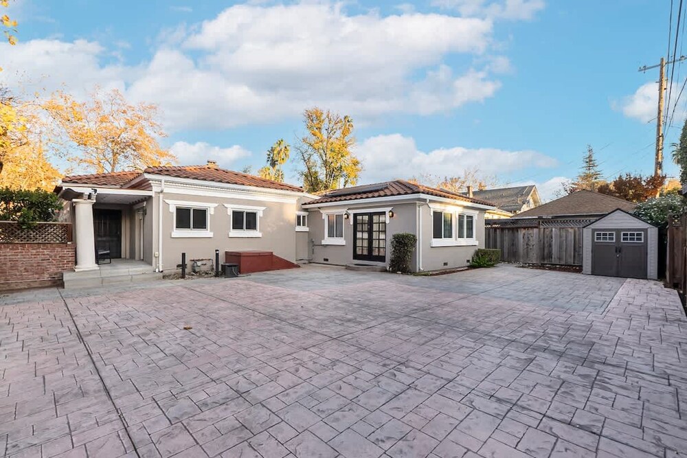 Stunning Roman Design 7bed5bath in Heart San Jose