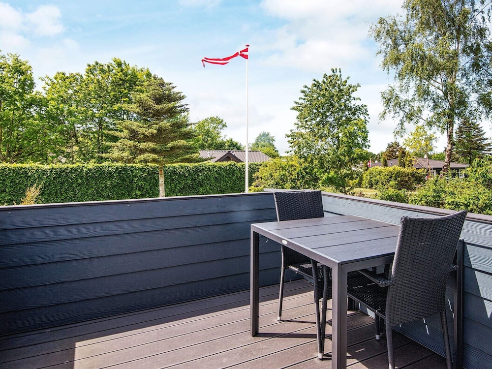 Sunny Retreat in Bonnerup Harbor-by Traum view 5