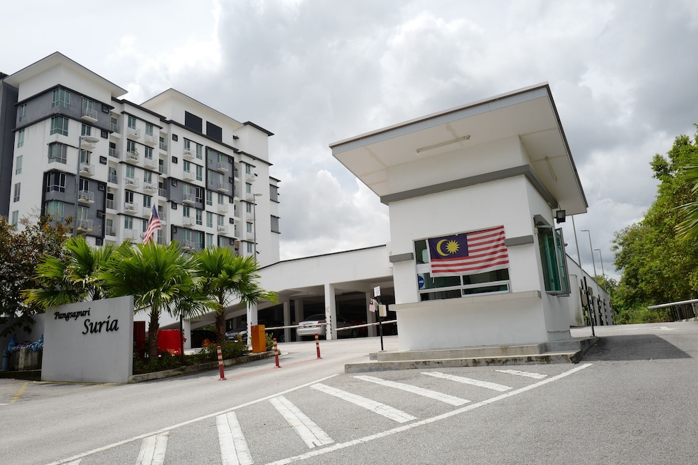 Pangsapuri Suria Kota Damansara by Friend photo 1
