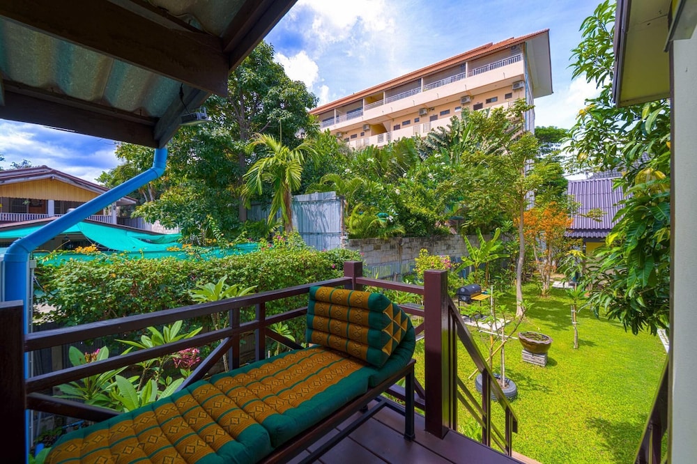Fantastic Resort Near Town Location BS88