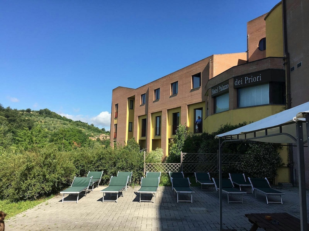 Al Palazzo dei Priori Hotel