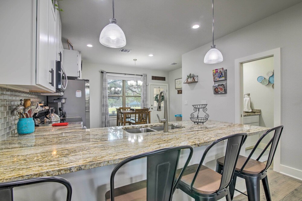 Lago Vista Townhome Near Lake Travis! - Property Image 26
