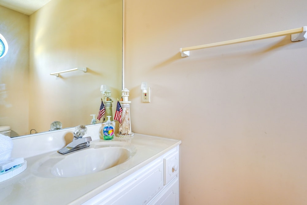 PCB Townhome w/ Resort Amenities - Walk to Ocean!