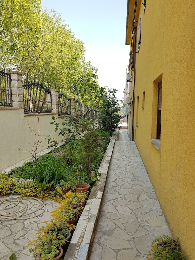 Photo 30