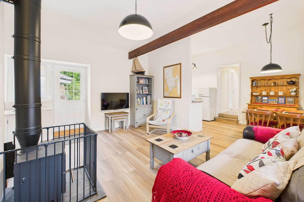 Host Stay Lane Farm Cottage