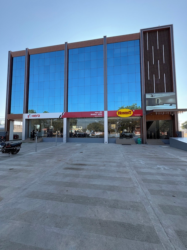 Bharat Inn Hotel And Restaurant