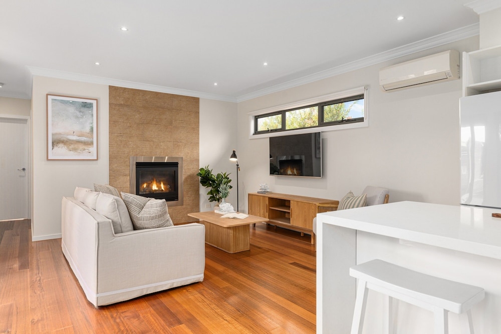 Luxurious 3-bed Home With Outdoor Spa