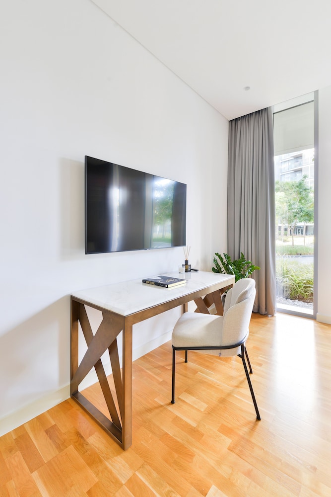Elegant 2BR with maids room and Ain View