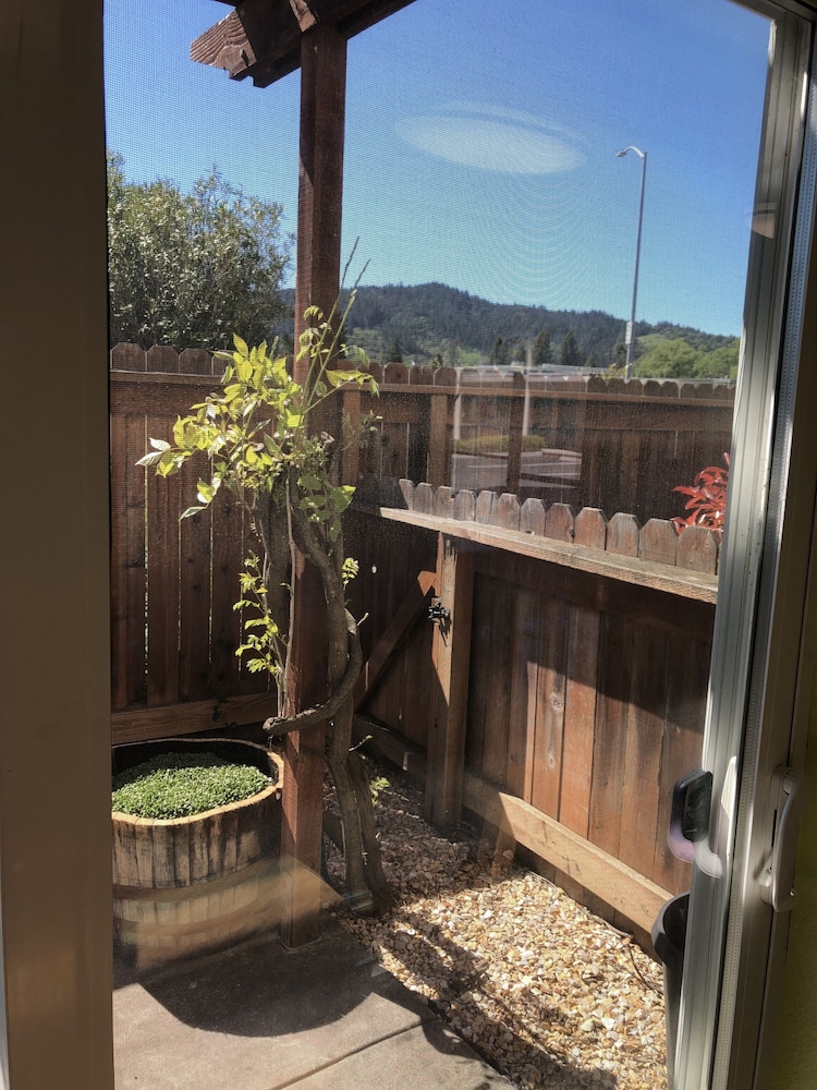 Cloverdale Wine Country Inn  Suites - Property Image 24