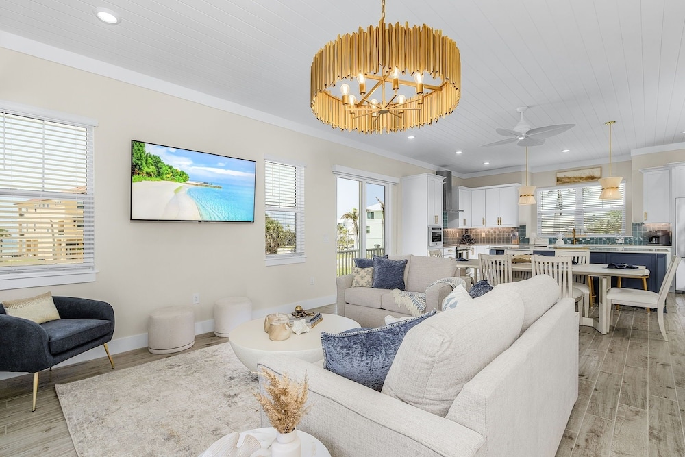 110 Sea Le Vie: 5br/4.5ba Brand New Build W/ Pool! 5 Bedroom Home