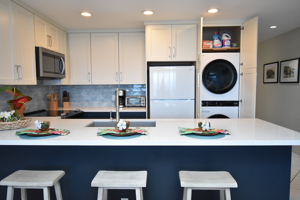 True Oceanfront - Panoramic Sunset View! - No Stairs - Vrkcv
