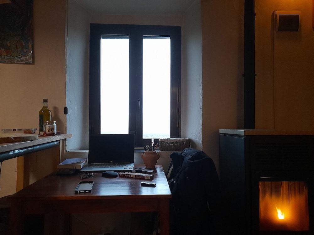 Remarkable 1-bed House in Pieve A Presciano view 4