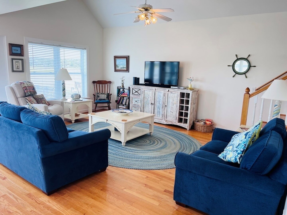 Mclaurin Manna At Holden Beach 4 Bedroom Home by RedAwning