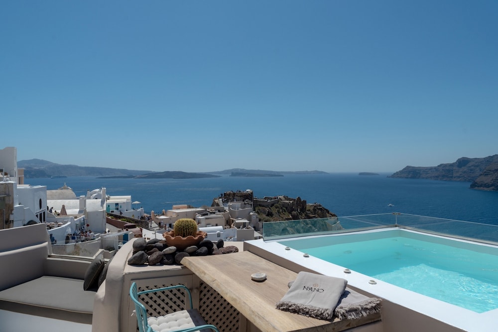 Nano Oia Villas