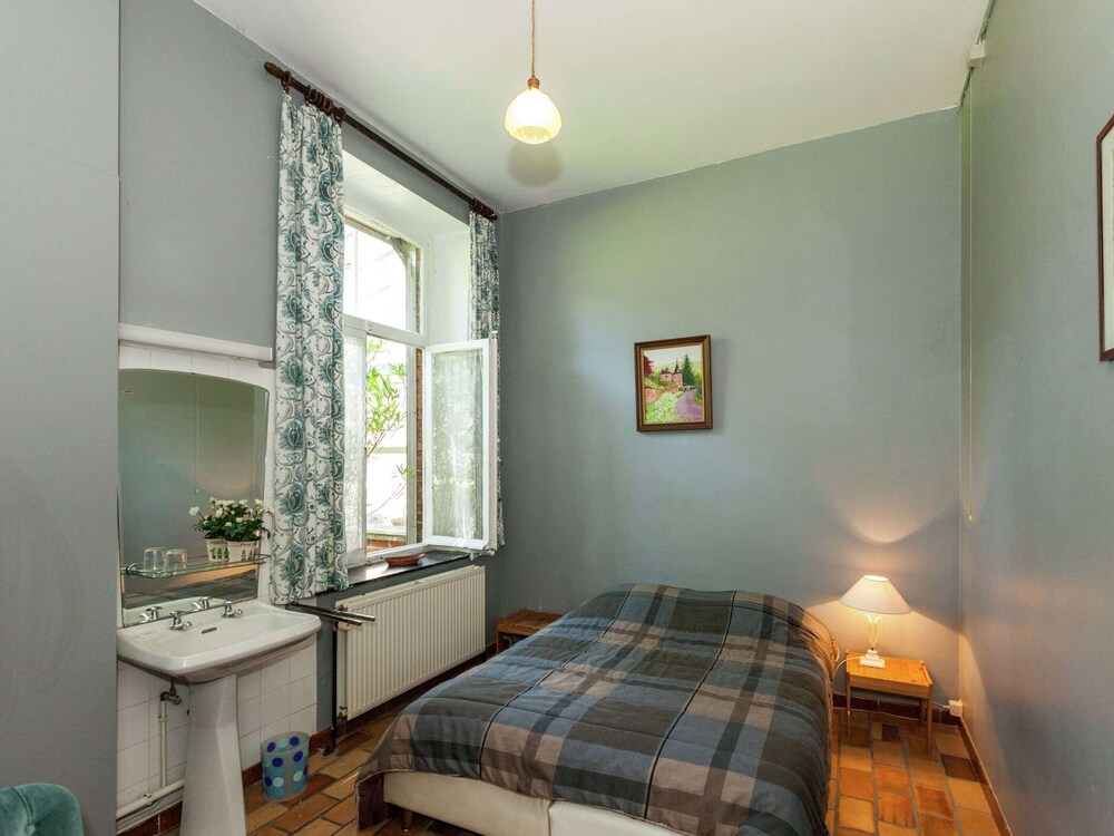 Spacious Holiday Home With Garden view 4