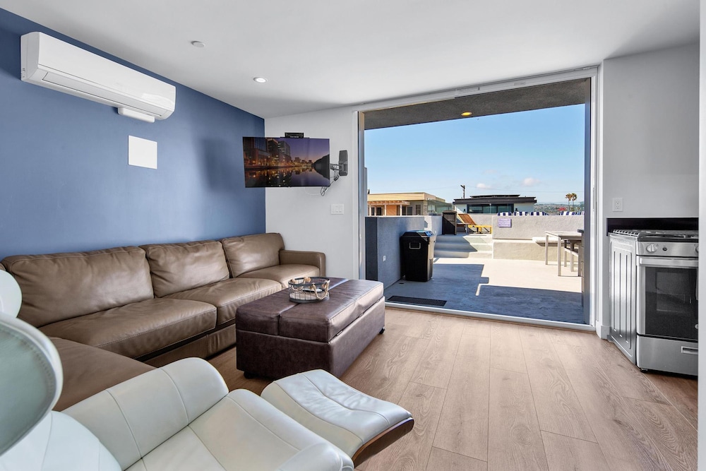 Rent Mission Beach Penthouse Roof Deck