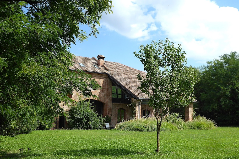 Villa Poggio Zucchino Pool and Wellness Piacenza