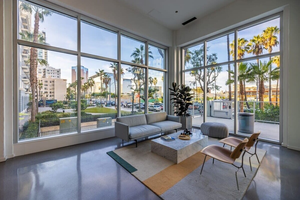 @ Marbella Lane - Sleek Corner Ocean View