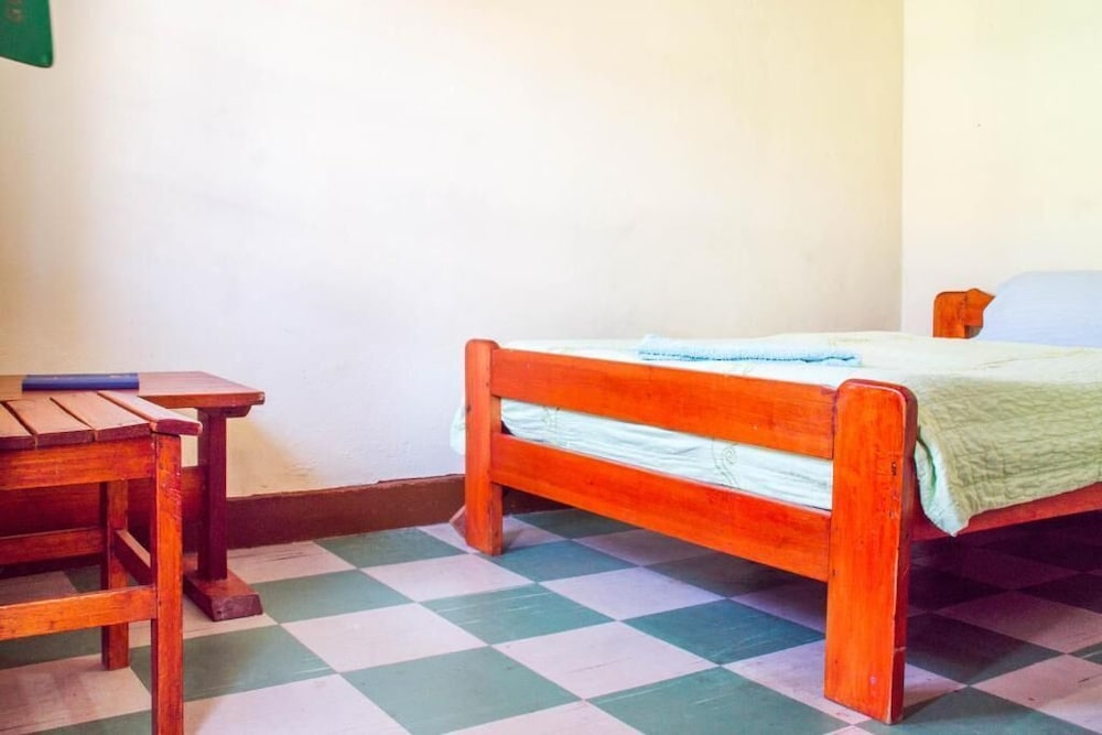 Sabinyo Guest House