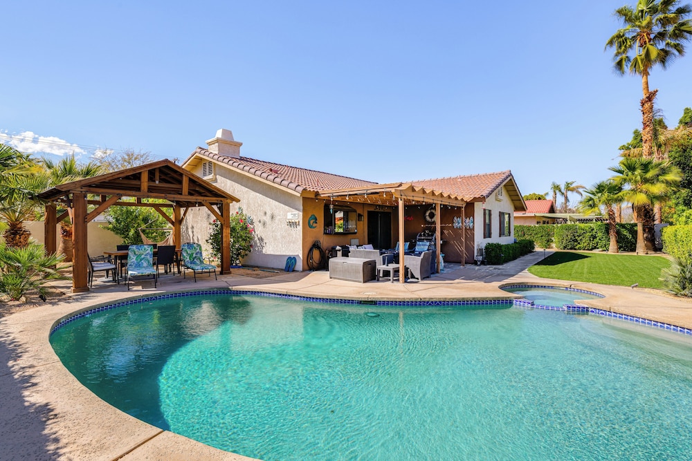 Near Parks & Golf: Mtn-view Home in Palm Desert!