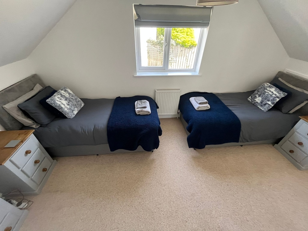 Bescot House, Bramble Hill, Bude, 4 bed det House