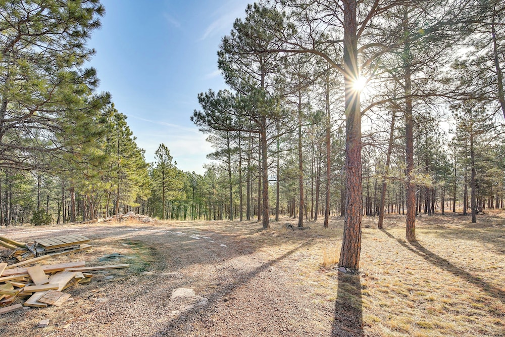 5 Mi to Town: Mtn-view Gem w/ Deck in Hot Springs