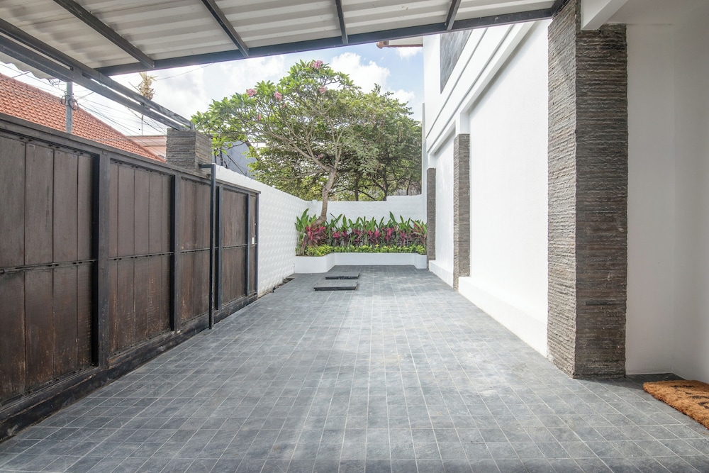 4 Bd Seminyak Retreat, Rice Fields 4 Mins to Beach