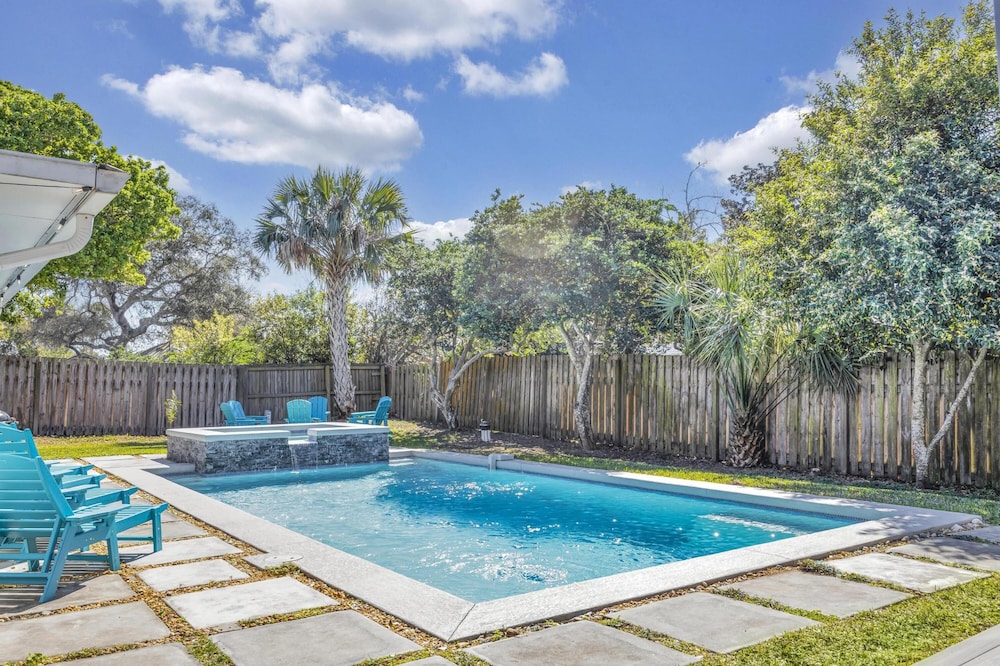 Seaside Paradise - Pool Hottub Game Room view 4
