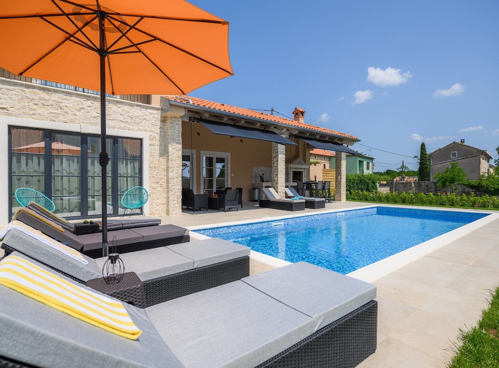 Villa in Serene Location