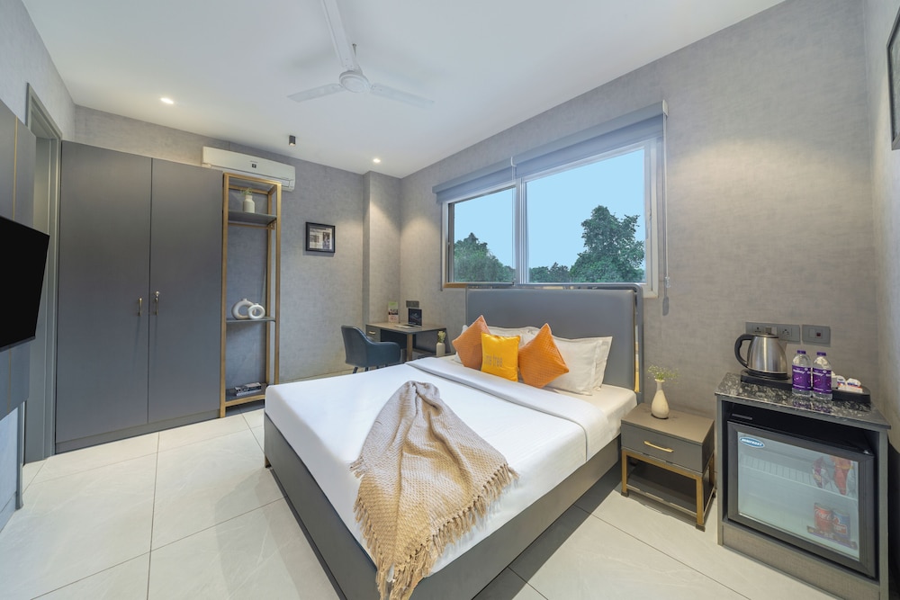Lime Tree Hotel & Stays Greater Noida Nearby India Expo Centre & Mart