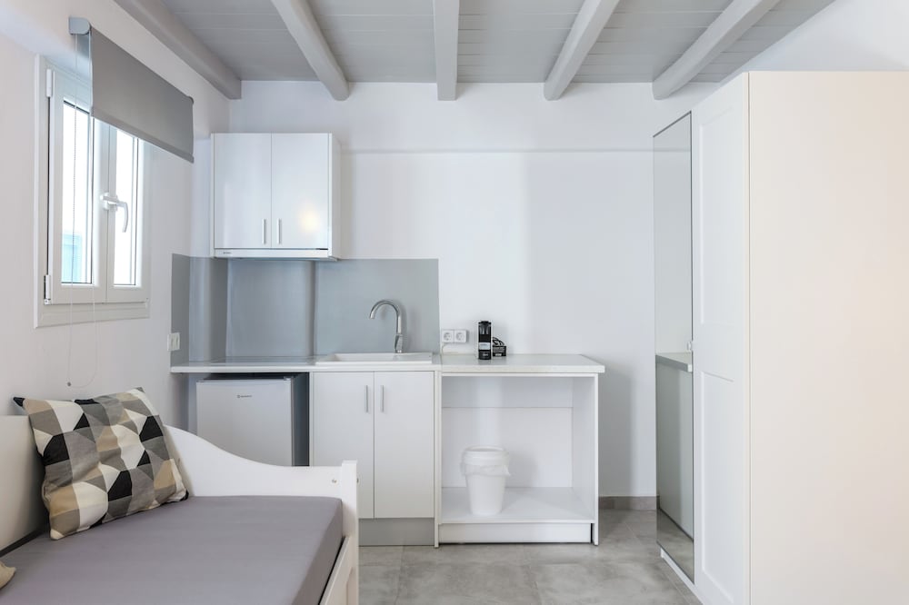 Eleven Keys Mykonos Suites