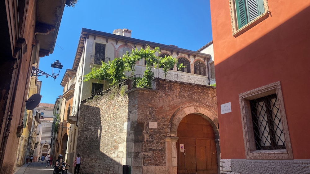 Verona Vacations - RESIDENZA MONTALTI - Property Image 11