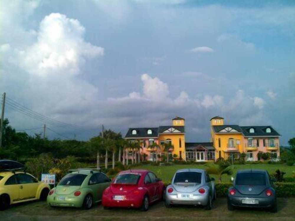 Bohemian Holiday Inn