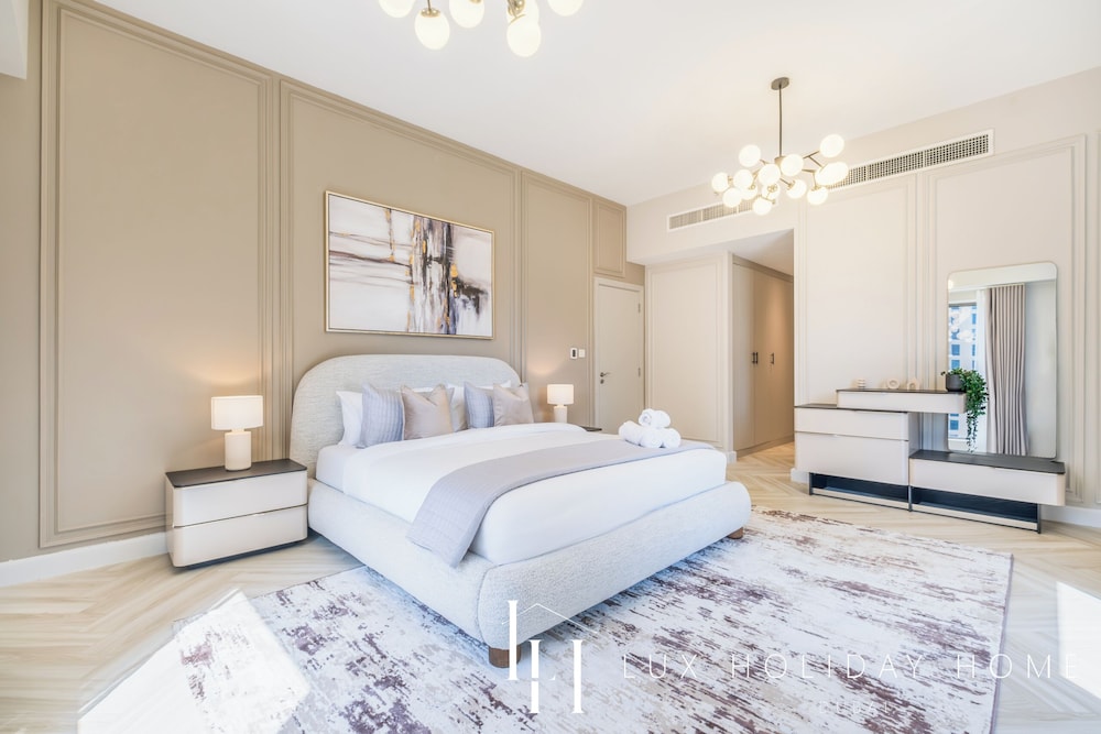 LUX The Luxurious Central JBR Suite 2