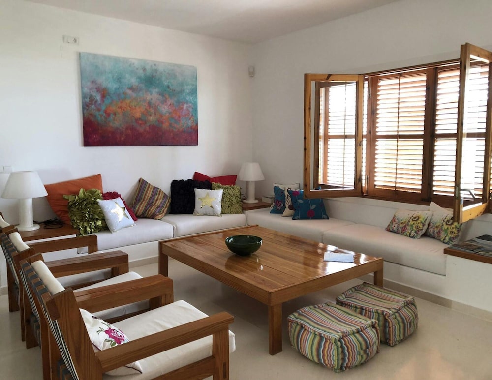 Hillside Villa Near Beaches