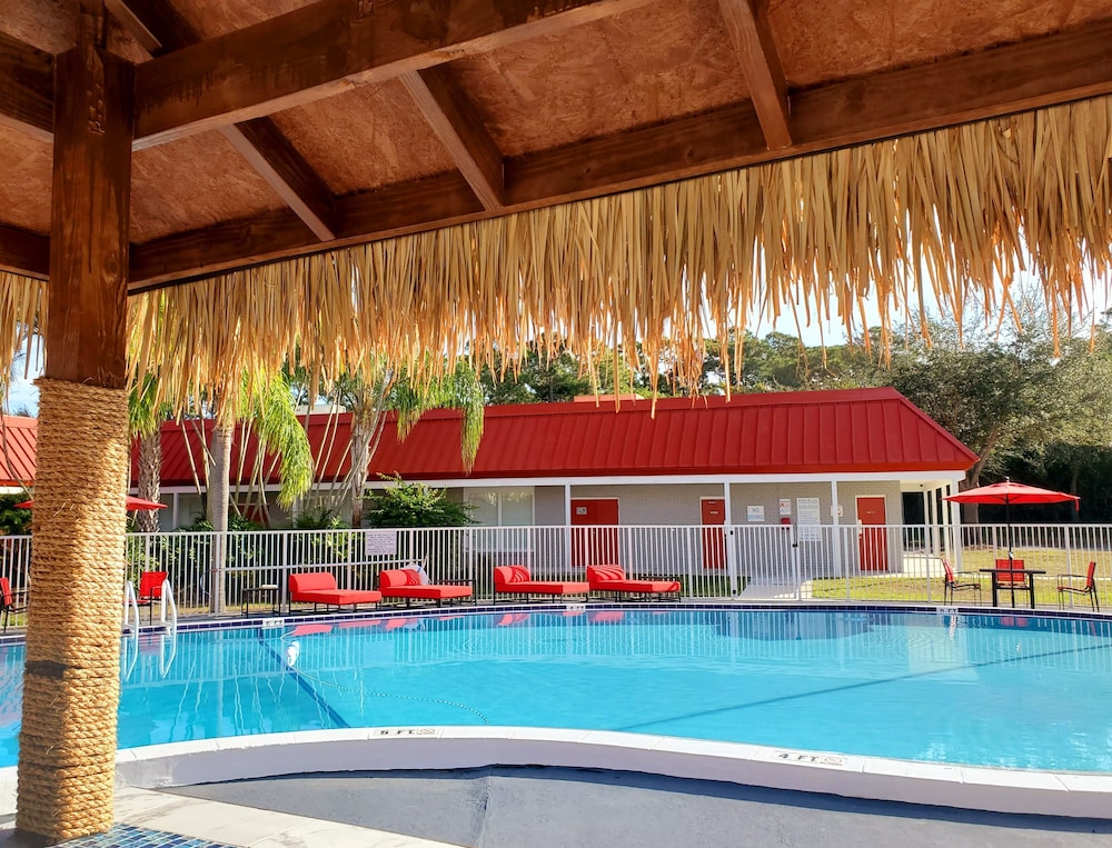 Vero Beach Vacations - Vero Beach Inn  Suites I-95 - Property Image 1