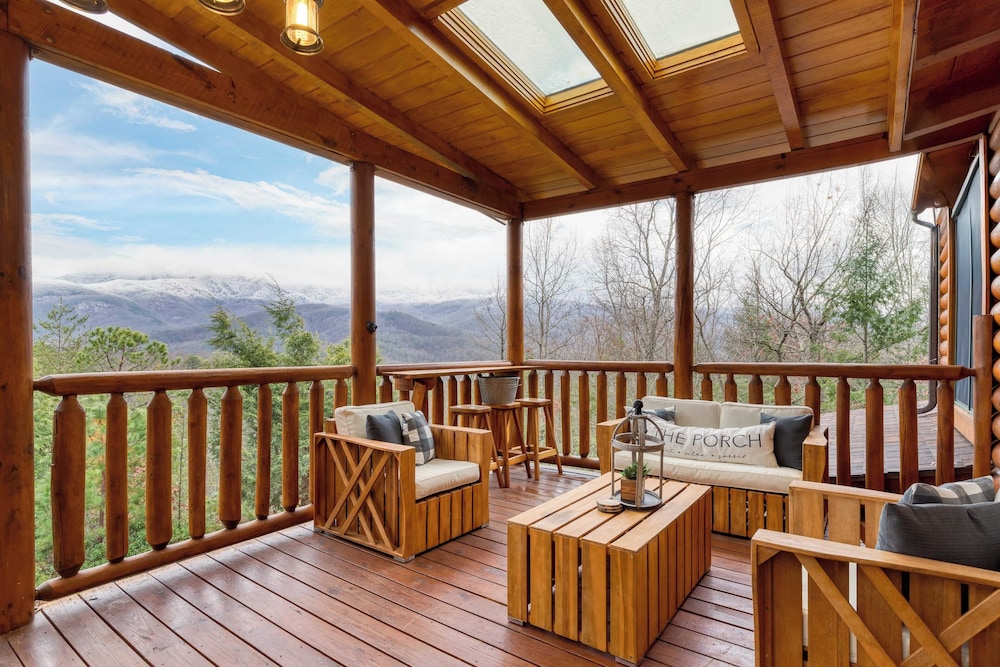 American Dream by Avantstay Deck w/ Views Theater, Game Room, Community Pool
