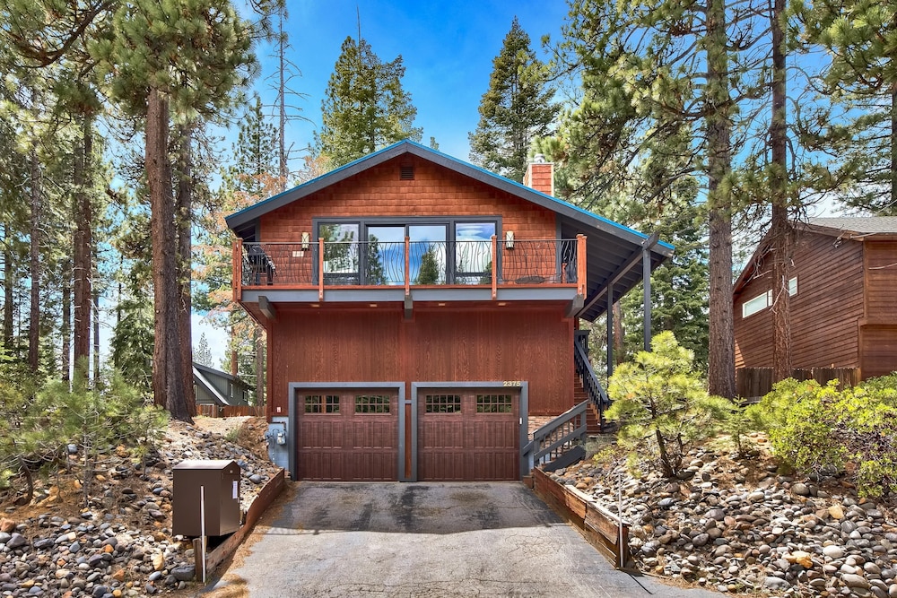 2375s Sierra House Retreat 4 Bedroom Home